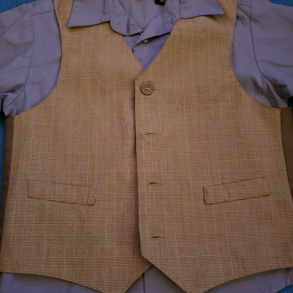 buys size 5 dockers dress shirt with vest